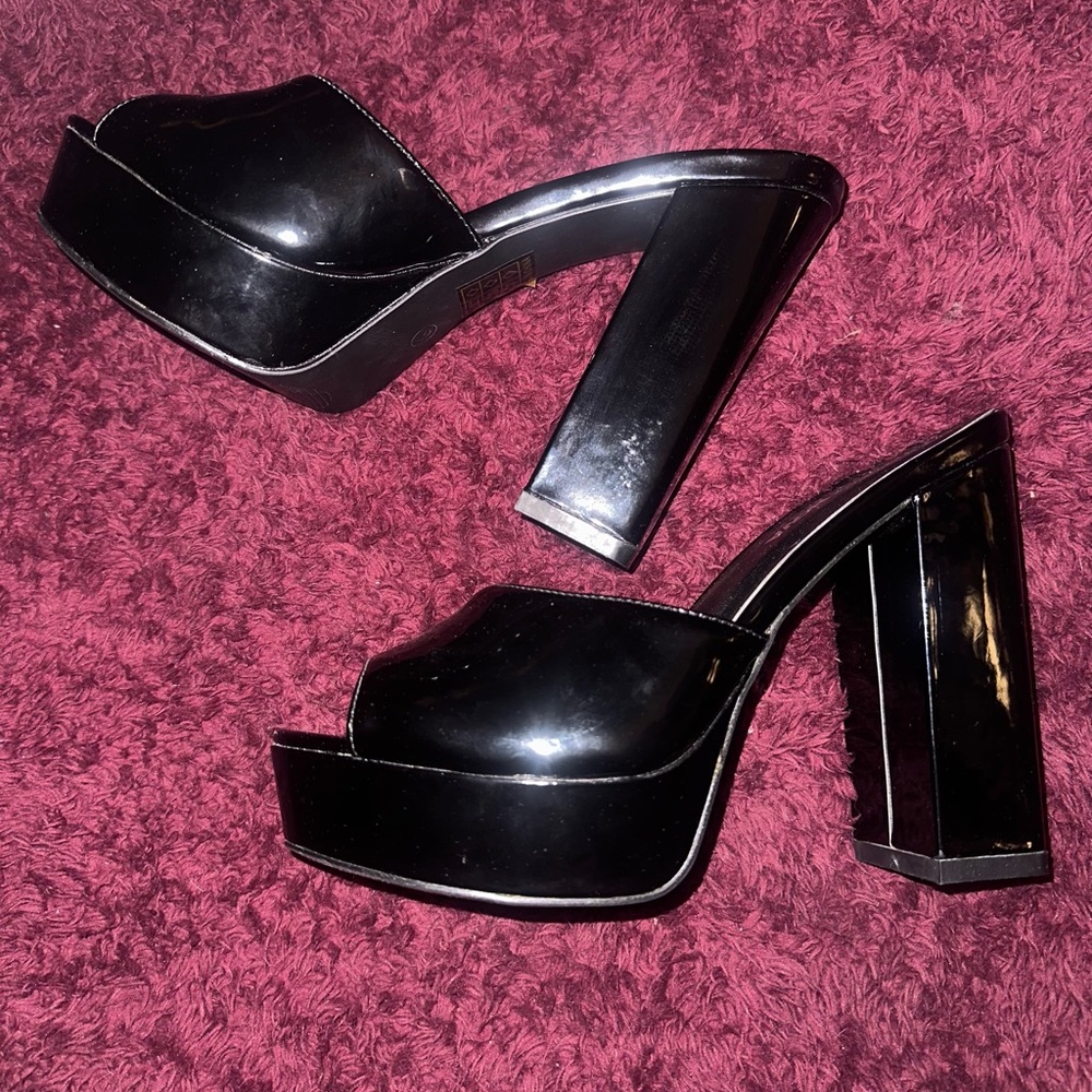 Fashion Nova Black Shiny Platform Strapless Heels